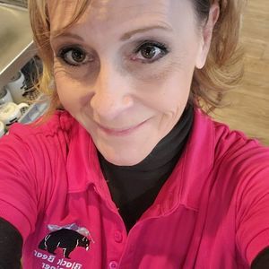 Meet your Posher, Demi